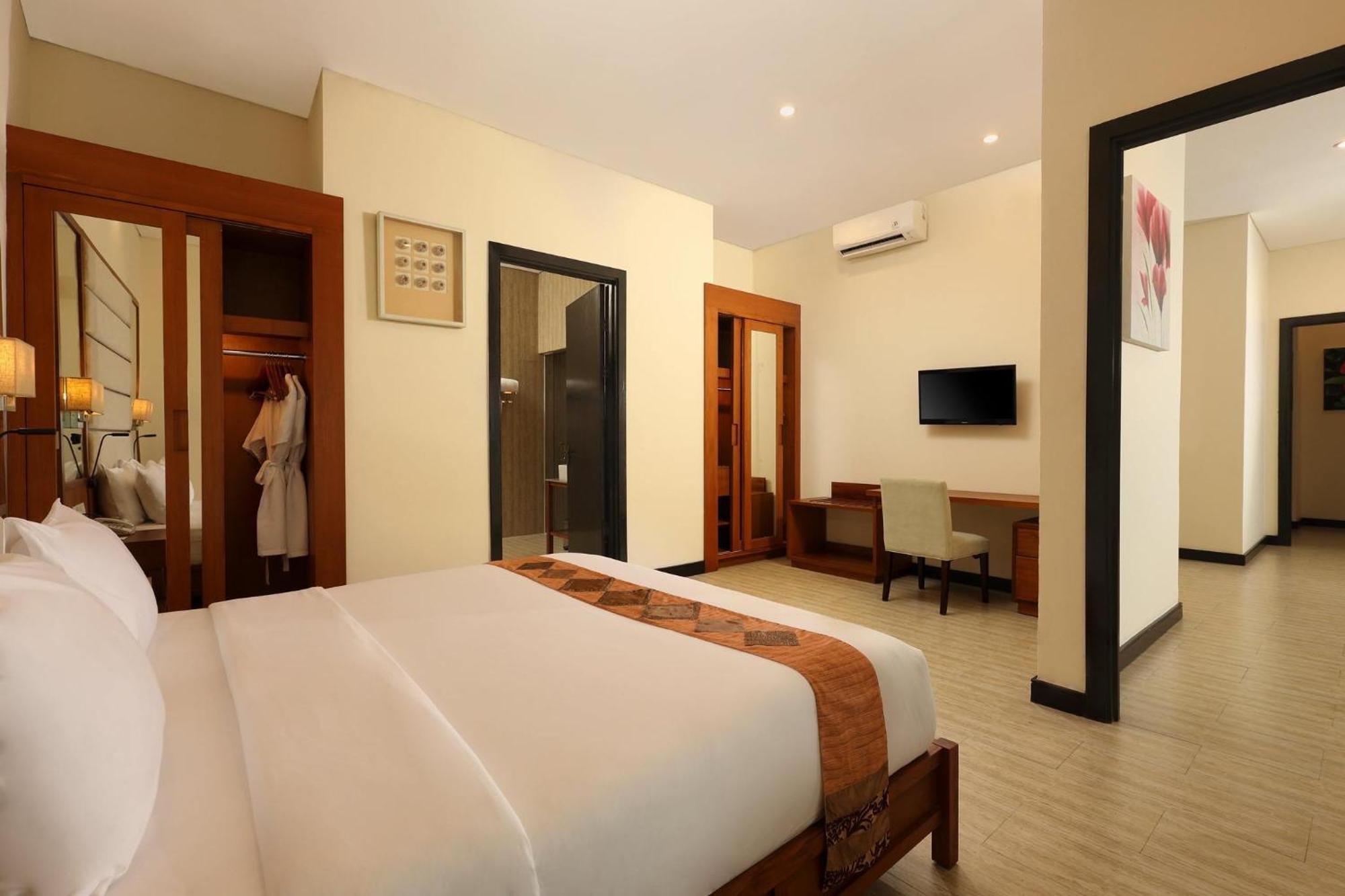 Lv8 Resort Hotel Canggu  Exterior photo